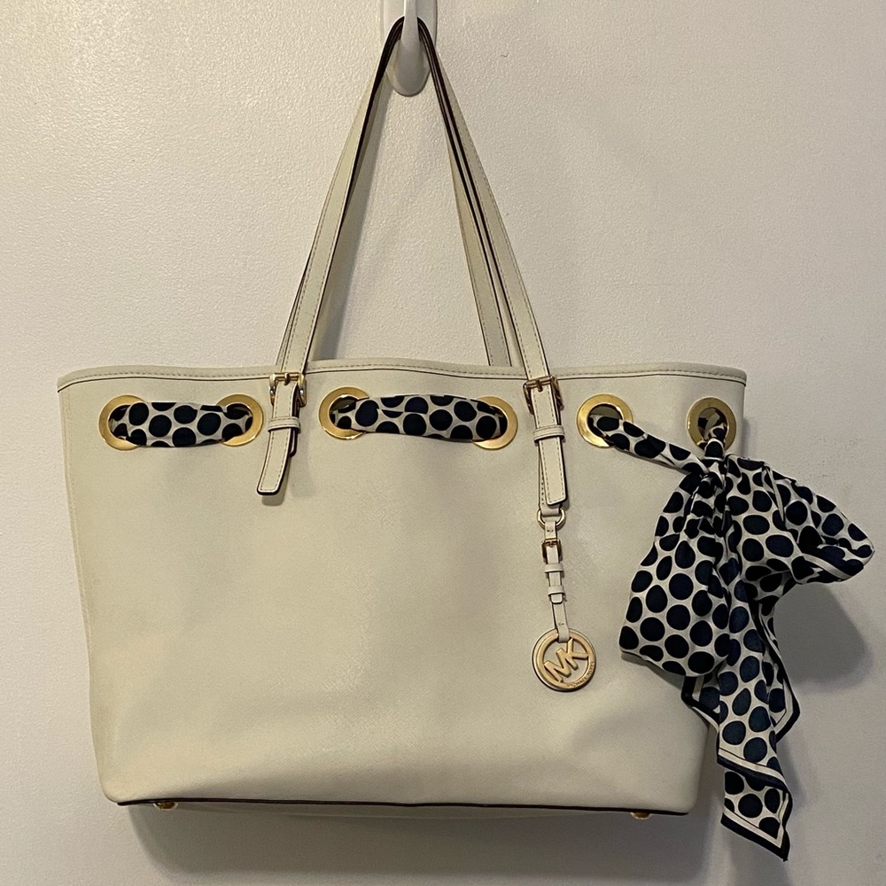 White Michael Kors tote purse